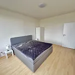 Apartment Exklusiver Rheinblick Messe Parken Luxus 10 Personen Düsseldorf