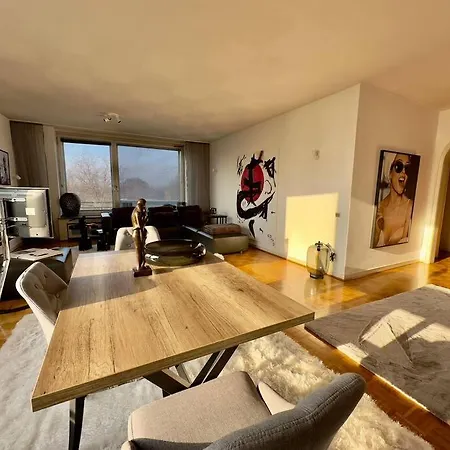 Exklusiver Rheinblick Messe Parken 5 Zimmer, 12 Personen Appartement *