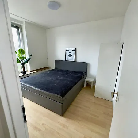 Exklusiver Rheinblick Messe Parken 5 Zimmer, 12 Personen Appartement Düsseldorf