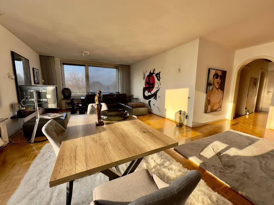 Exklusiver Rheinblick Messe Parken Luxus 10 Personen Apartment *