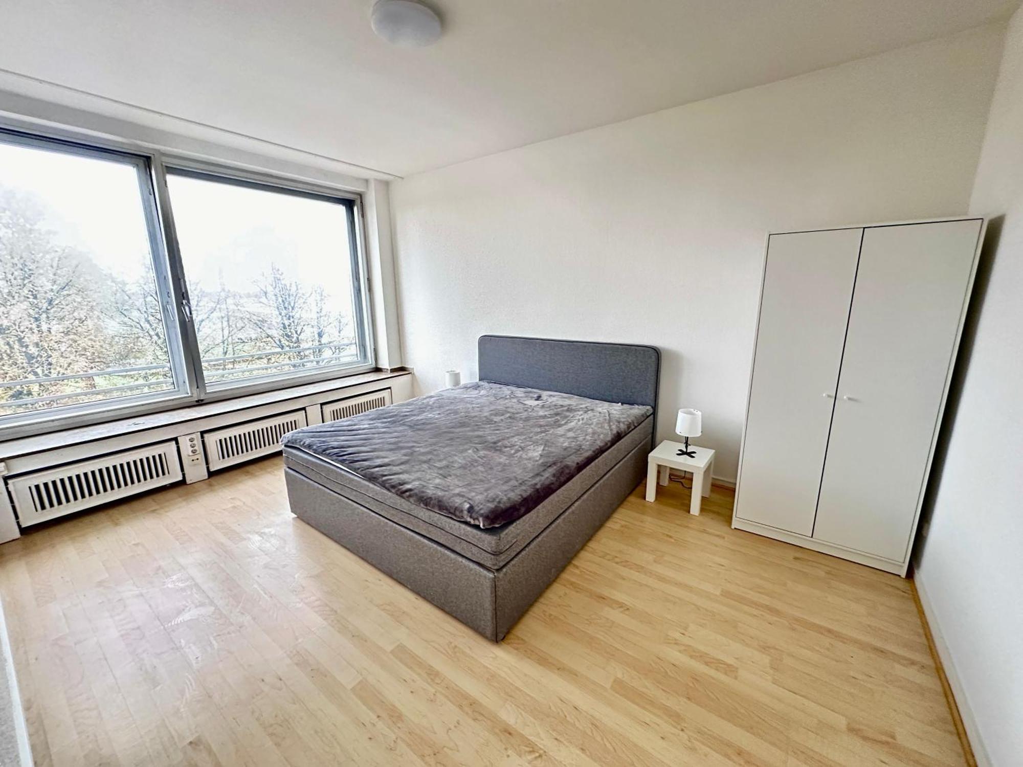 Exklusiver Rheinblick Messe Parken Luxus 10 Personen Apartment Düsseldorf