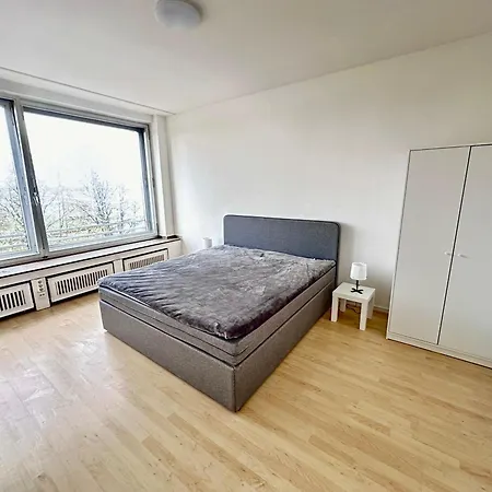 Exklusiver Rheinblick Messe Parken 5 Zimmer, 12 Personen Apartment Dusseldorf