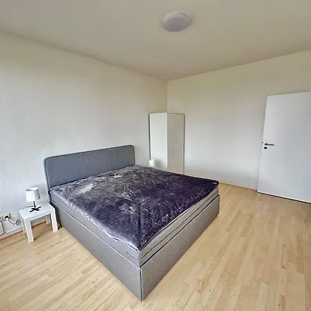 Apartment Exklusiver Rheinblick Messe Parken 5 Zimmer, 12 Personen Dusseldorf