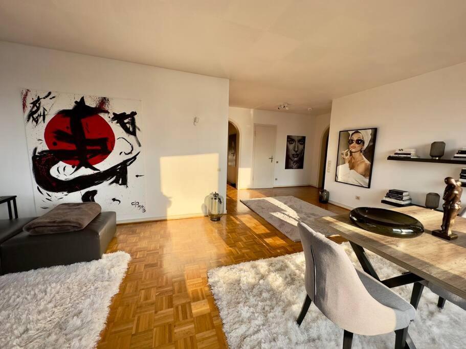 Apartment Exklusiver Rheinblick Messe Parken 5 Zimmer, 12 Personen